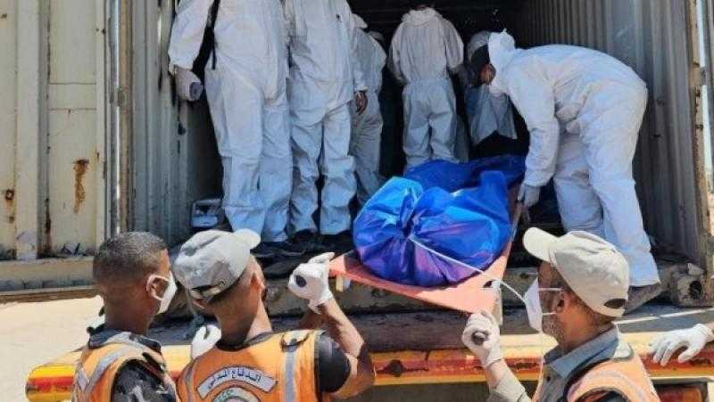 صحة غزة: تسلمنا 45 جثمانًا لشهداء أفرج الاحتلال عنهم ضمن صفقة التبادل