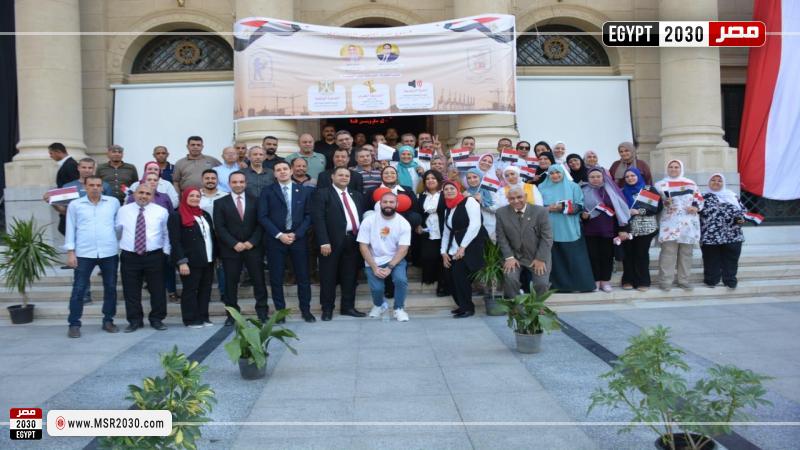 كلية التجارة جامعة القاهرة تحوّل أروقتها إلى ميدان وفاء في ذكرى نصر أكتوبر