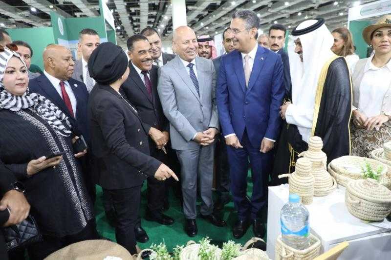 محافظ مطروح يشارك في فعاليات النسخة الثانية من الملتقى والمعرض الدولي للتمور