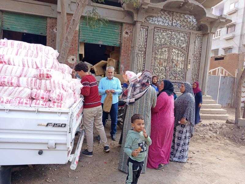 تموين الشرقية : توزيع سلع تموينية بأسعار مخفضة في أبوكبير وههيا