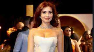 بفستان أبيض.. جيهان الشماشرجي تتألق في مهرجان الجونة السينمائي