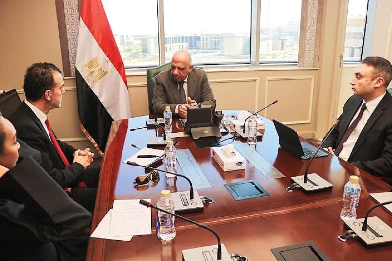 وزير الكهرباء يبحث مع «K&K» الإماراتية الخطوات التنفيذية لمشروع الربط الكهربائي مع إيطاليا