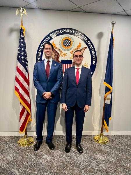 وزير الاستثمار والتجارة الخارجية يلتقي الرئيس التنفيذي للمؤسسة الأمريكية للتمويل من أجل التنمية بواشنطن