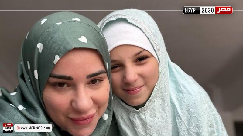أسما شريف منير وابنتها 