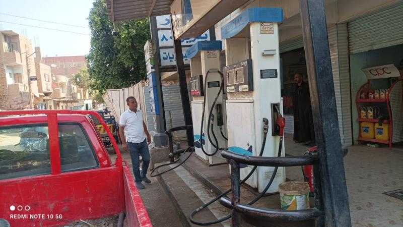 محافظ أسيوط يوجه بتكثيف حملات الرقابة على المواقف ومحطات الوقود لضبط المخالفين ومنع استغلال المواطنين