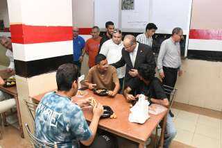 جامعة قناة السويس تتابع جودة الخدمات الغذائية المقدمة لطلاب المدينة الجامعية