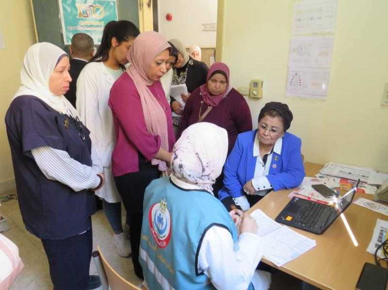 نائب وزير الصحة تتفقد وحدة طب أسرة الذراع البحري في الإسكندرية