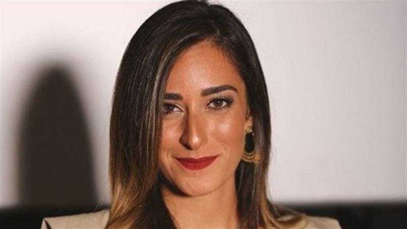 أمينة خليل تنفي شائعة حملها بعد ظهورها بفستان واسع في مهرجان الجونة