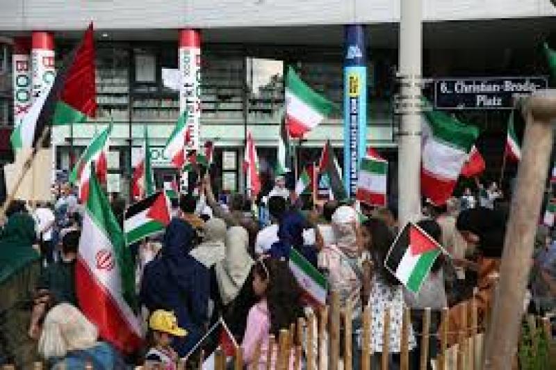 مئات النمساويين يتظاهرون