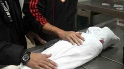 مصرع طفل عمره 6 سنوات بعد تعرضه للضرب... مصرع طفل عمره 6 سنوات بعد تعرضه للضرب على يد عمه وعمته في البحيرة