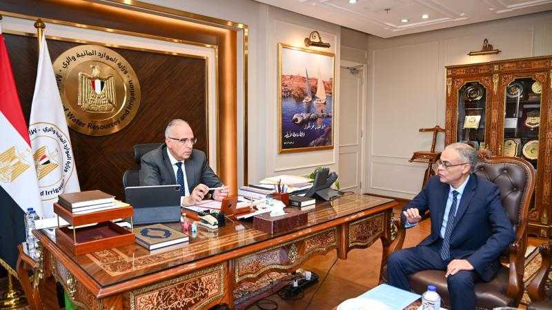 وزير الري يتابع حالة محطات رفع المياه ومجهودات مصلحة الميكانيكا لصيانة المحطات