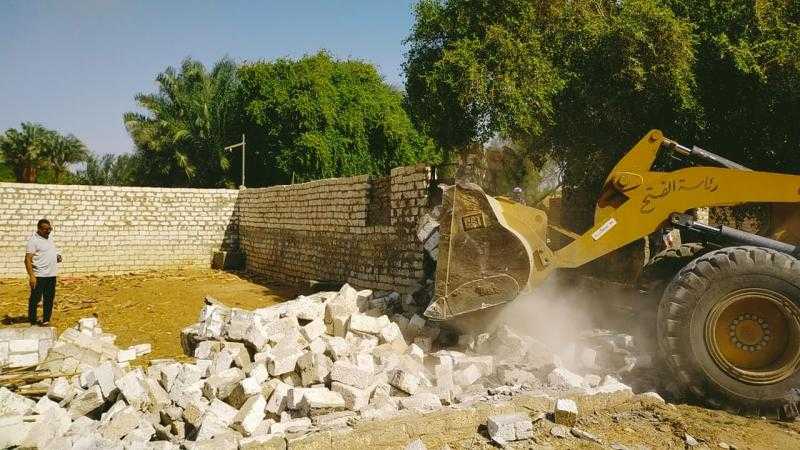 محافظ أسيوط: إزالة 95 حالة تعدي واسترداد أكثر من 2000 فدان