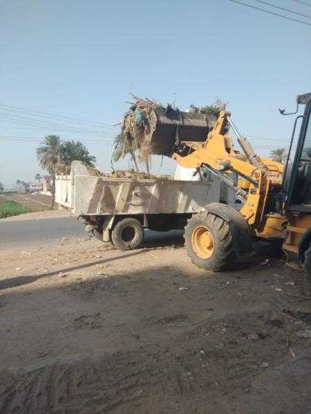 محافظ أسيوط: مواصلة رفع القمامة والمخلفات خلال حملات نظافة بمركز ومدينة صدفا