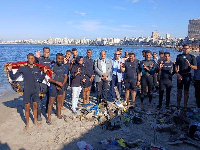 وزارة البيئة تطلق من الإسكندرية حملة كبرى لتطهير قاع البحر بالميناء الشرقي