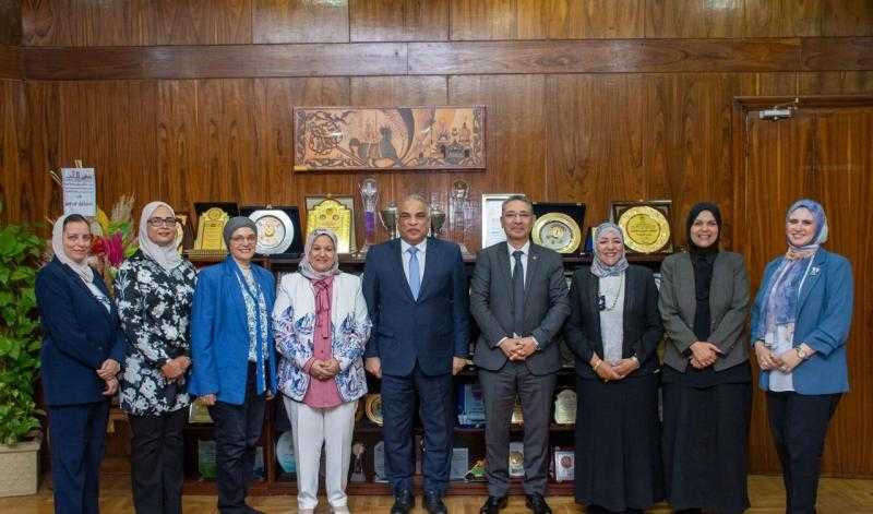 رئيس جامعة طنطا يستقبل لجنة الاعتماد المؤسسي والبرامجي لكلية طب الأسنان