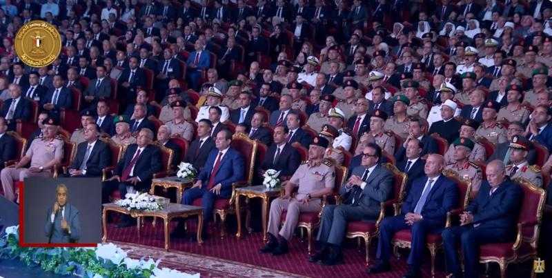 الرئيس السيسي يشاهد فيلمًا وثائقيًا بعنوان «حروب لا تنتهي» خلال فعاليات الندوة التثقيفية الـ42 للقوات المسلحة