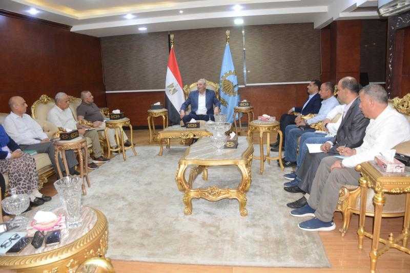 محافظ الغربية يعقد اجتماعًا ليليًا موسعًا لمتابعة الأداء التنفيذي لرفع مستوى الخدمات وتحقيق رضا المواطنين