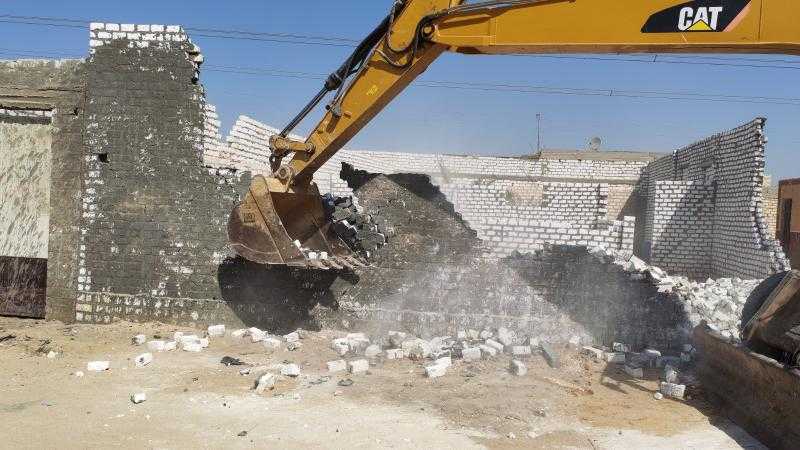 محافظ أسيوط: إزالة 79 حالة تعدي واسترداد أكثر من 2200 فدان