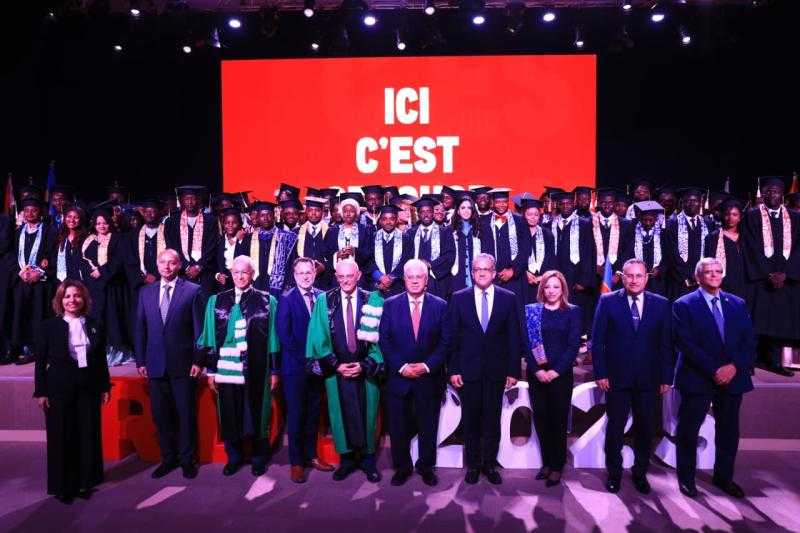 وزير التعليم العالي يشهد حفل تخرج الدفعة (19) من جامعة سنجور بالإسكندرية