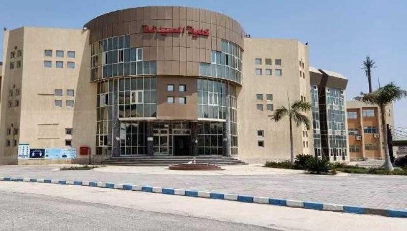 كلية الصيدلة بالجامعة المصرية الروسية تحتفل بتخريج دفعة دبلومة التوجّهات العلاجية