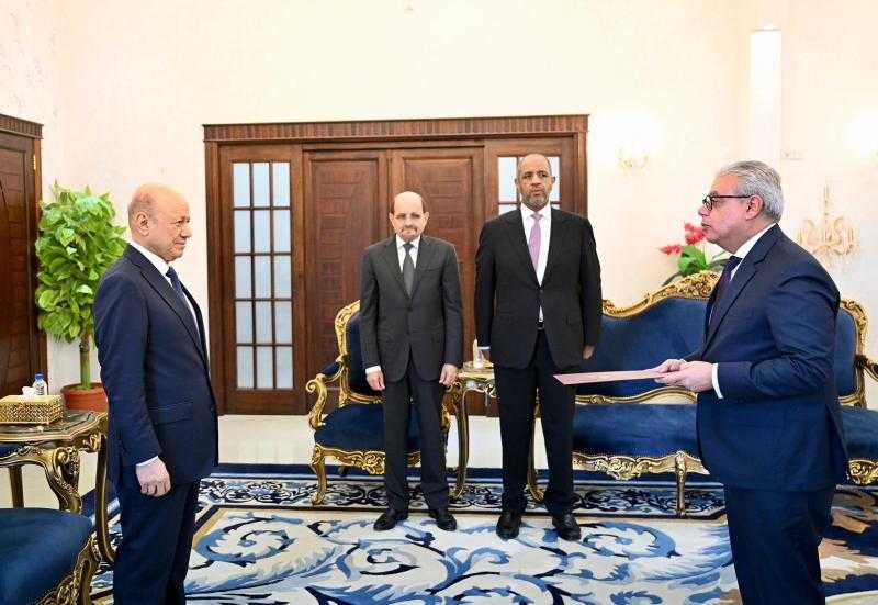 سفير مصر باليمن: القاهرة تدعم الشرعية وتؤيد جهود الحل السياسي الشامل