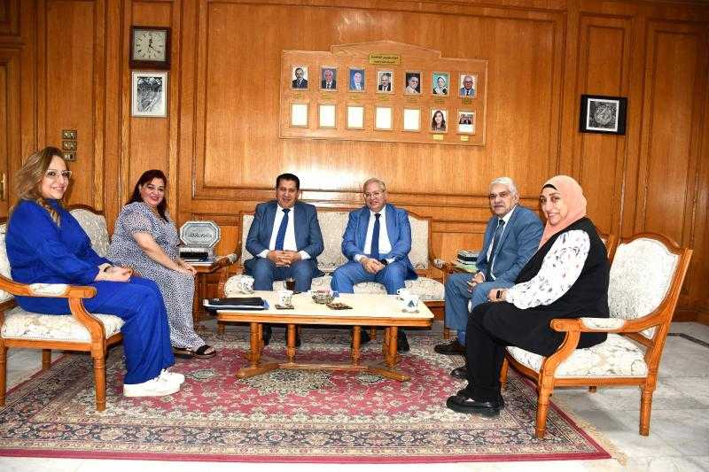 جامعة حلوان تستقبل وفد هيئة سنتريور للمراجعة على نظام الجودة الإدارية