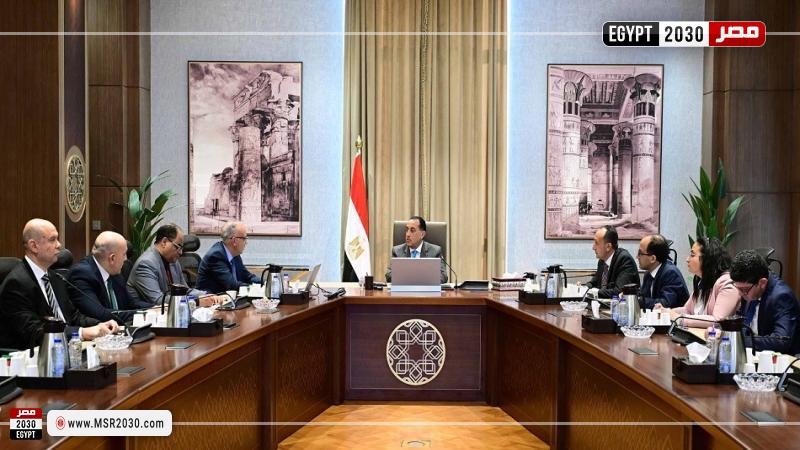 الدكتور مصطفى مدبولي رئيس مجلس الوزراء خلال الاجتماع