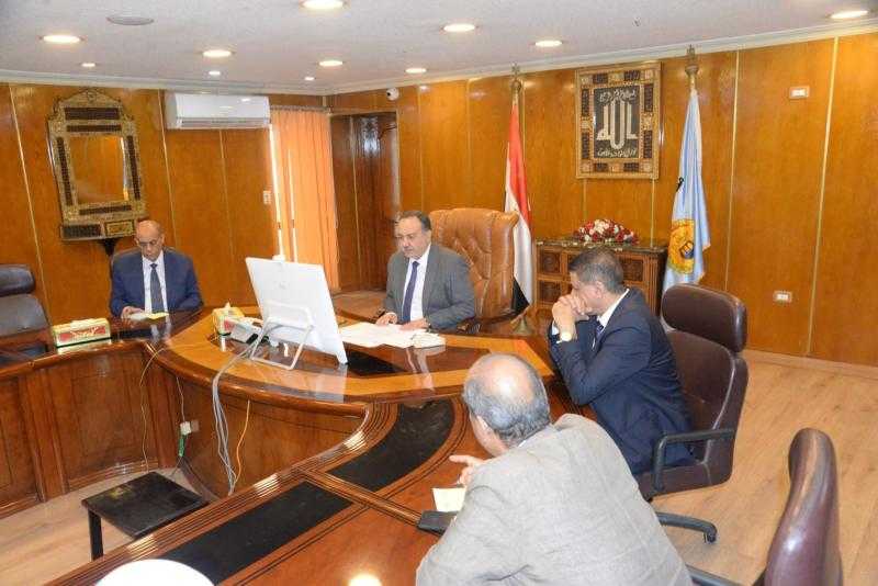 محافظ أسيوط يشارك في اجتماع رئيس الوزراء لمتابعة جهود تعظيم الاستفادة من مسار العائلة المقدسة