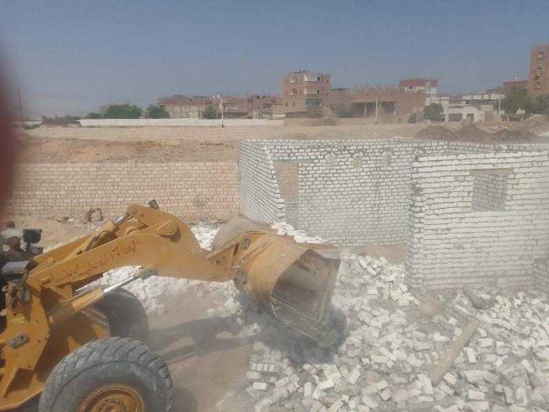 محافظ أسيوط: استرداد 199 فدان و2168 متر أملاك دولة