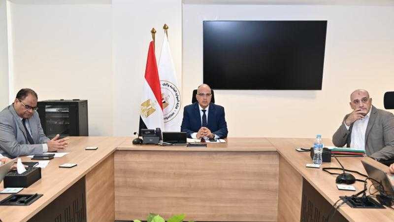 وزير الري يتابع موقف ”المشروع القومي لضبط النيل”