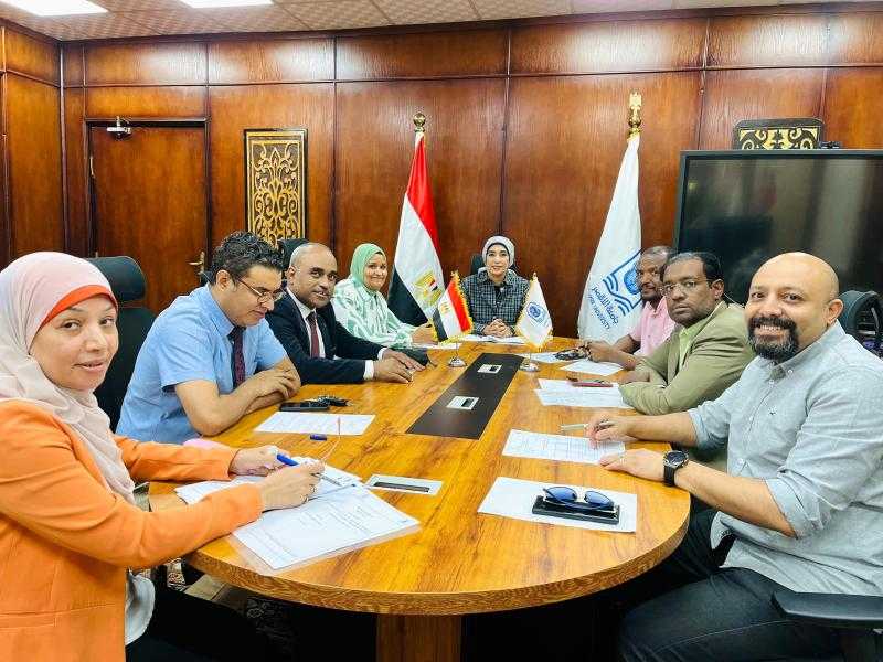 مجلس شؤون البيئة بجامعة الأقصر يبحث إطلاق مشروعات لخدمة البيئة والمجتمع