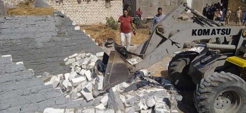 محافظ كفرالشيخ : تنفيذ 10 قرارات إزالة على مساحة 900م2