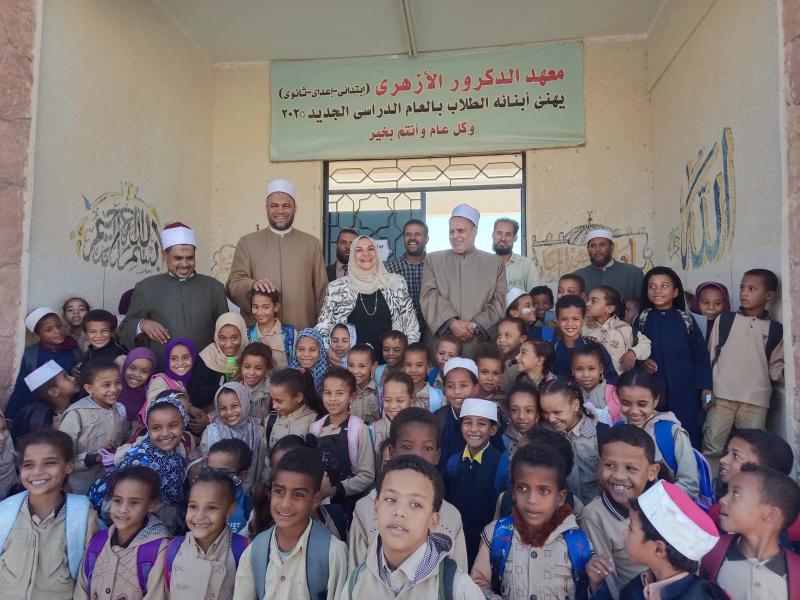 فعاليات القافلة الدعوية لواعظات الأزهر إلى واحة سيوة ”صور”