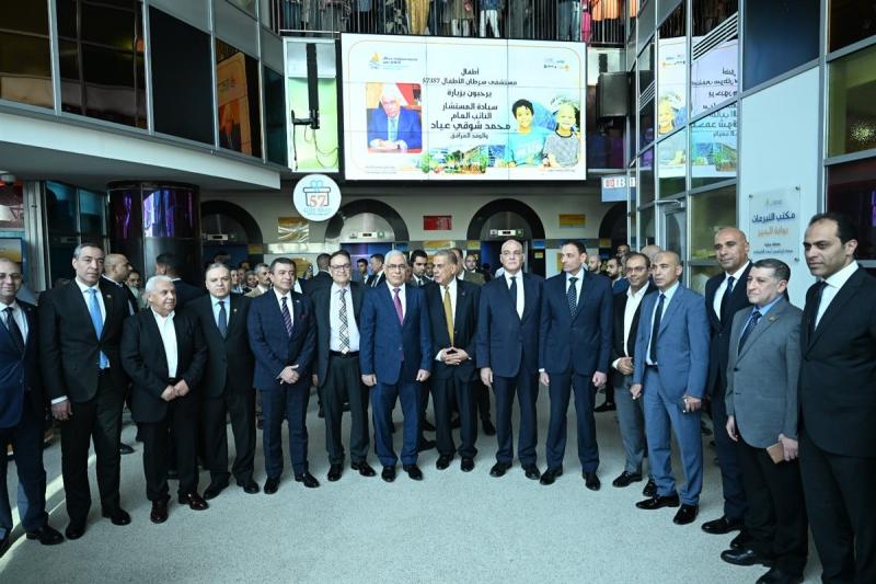 النائب العام يزور مستشفى سرطان الأطفال 57357