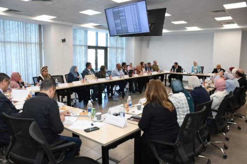 نائب رئيس جامعة عين شمس تترأس اجتماع مجلس الدراسات العليا والبحوث للعام الجامعي ٢٠٢٥_ ٢٠٢٦