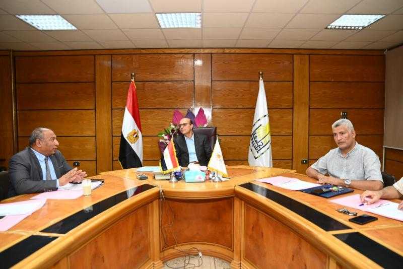 المنشاوي يرأس اجتماع اللجنة التنسيقية العليا لمتابعة مشروع مستشفى الأورام الجامعي الجديد بجامعة أسيوط