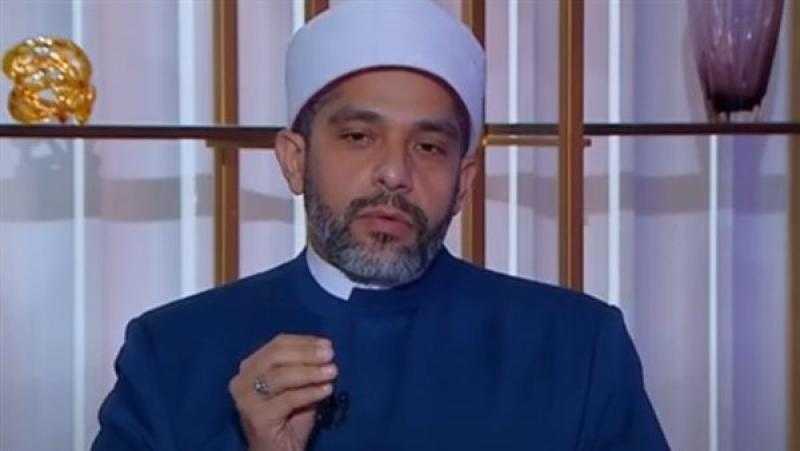 هل يجوز للمرأة زيارة القبور؟.. أمين الفتوى يجيب