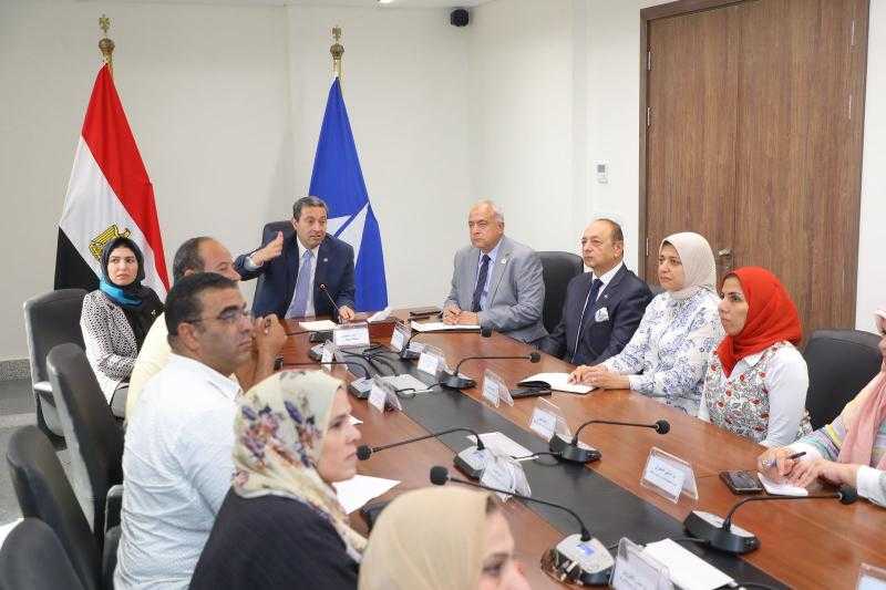 محافظ دمياط يتابع آخر التطورات بملف الهوية البصرية للمحافظة