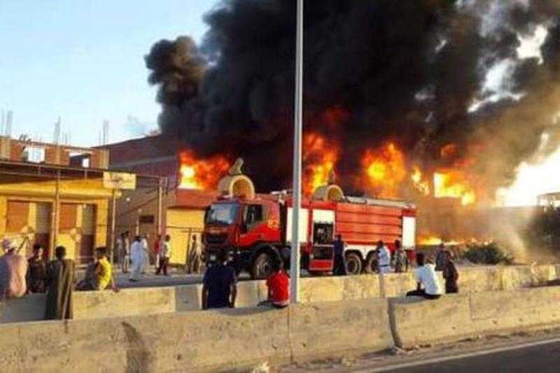 السيطرة على حريق داخل مخزن أخشاب في الشرقية دون إصابات