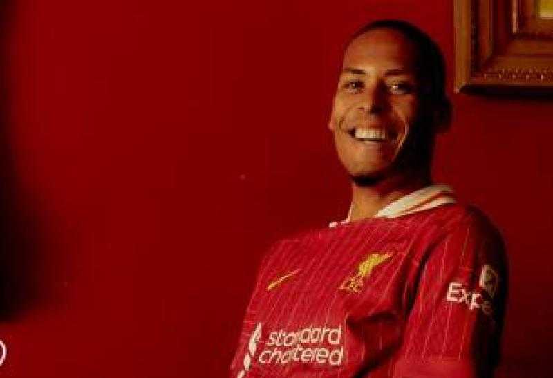 ليفربول يكتسح فرانكفورت بخماسية وفان دايك يوجه رسالة قوية لمنتقدي الفريق