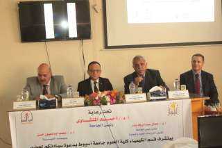 كلية العلوم بجامعة أسيوط تنظم ورشة عمل حول الإدارة الكيميائية المتكاملة لتعزيز ثقافة السلامة والمسؤولية البيئية