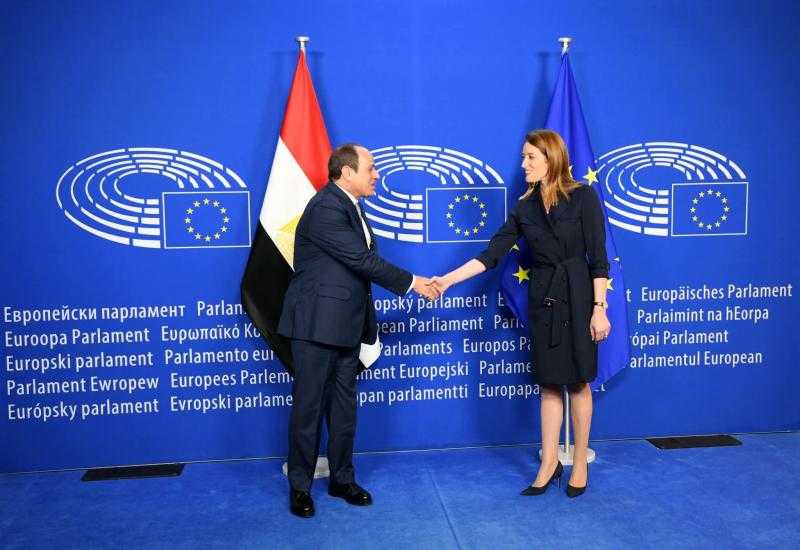 الرئيس السيسي يلتقي رئيسة البرلمان الأوروبي في بروكسل: تعاون مشترك لتعزيز الشراكة ودعم الاستقرار الإقليمي