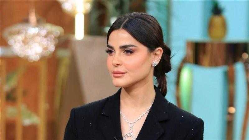 رانيا منصور تتألق بإطلالة لافتة