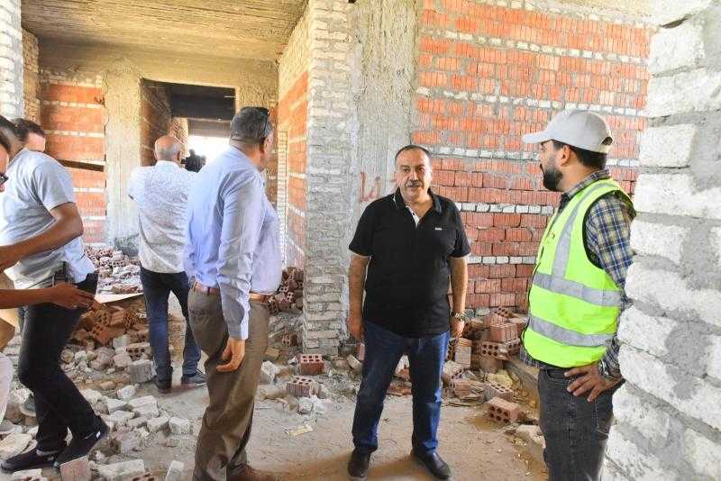 محافظ أسيوط يعلن الانتهاء من 80٪ من المرحلة الأولى للإنشاءات بمجمع صناعات الرمان بالبداري