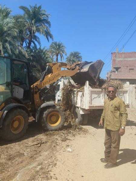 محافظ أسيوط: استمرار حملات تطهير الترع والمصارف ورفع المخلفات بقرى مركز البداري