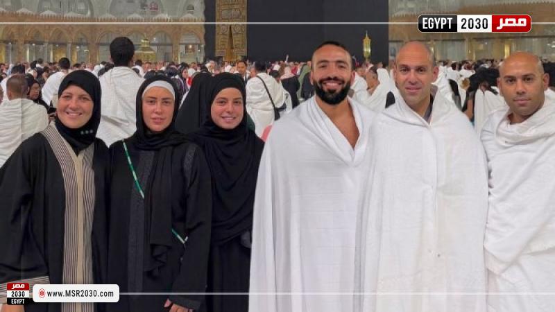 مريم عامر منيب تؤدي مناسك العمرة