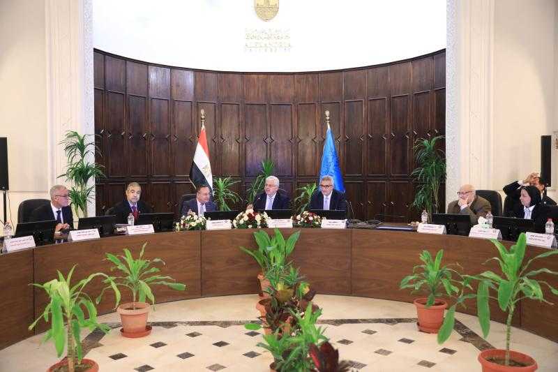 وزير التعليم العالي يترأس اجتماع المجلس الأعلى للجامعات بجامعة الإسكندرية