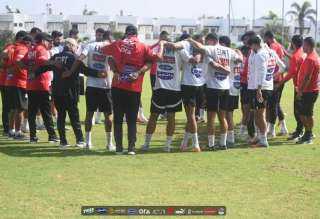 منتخب مصر المشارك في كأس العرب يواجه الجزائر... منتخب مصر المشارك في كأس العرب يواجه الجزائر في مباراتين وديتين