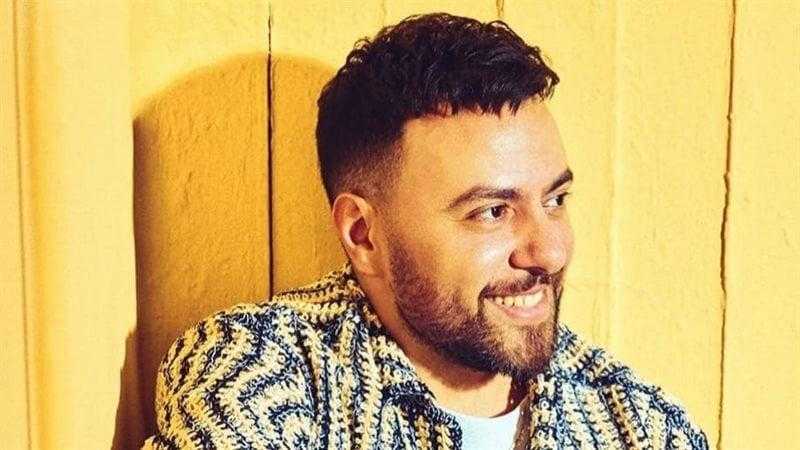 الملحن مدين يعبر عن استيائه بعد تسريب أغاني لمحمد فؤاد