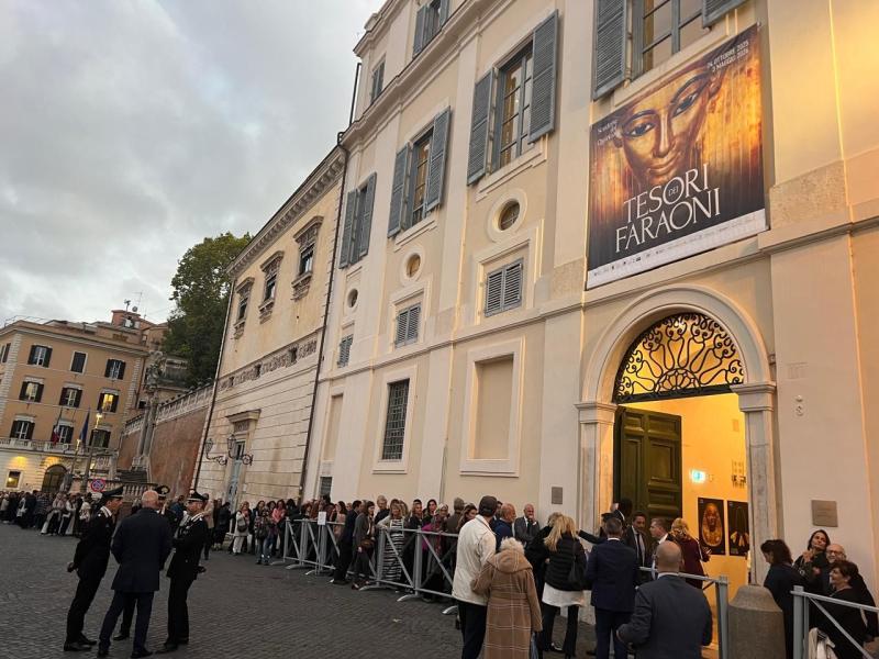 معرض كنوز الفراعنة بروما.. بيع 50 ألف تذكرة بزيادة 10 آلاف عن اليوم الأول لافتتاحه